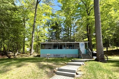 Lakeside Bungalow with Sandy Beach