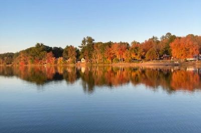 Lake and Leaf-Peeping Retreat