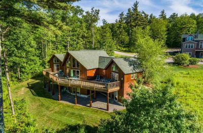 Yachtsman's Ridge with community pool and Lake Winni access!